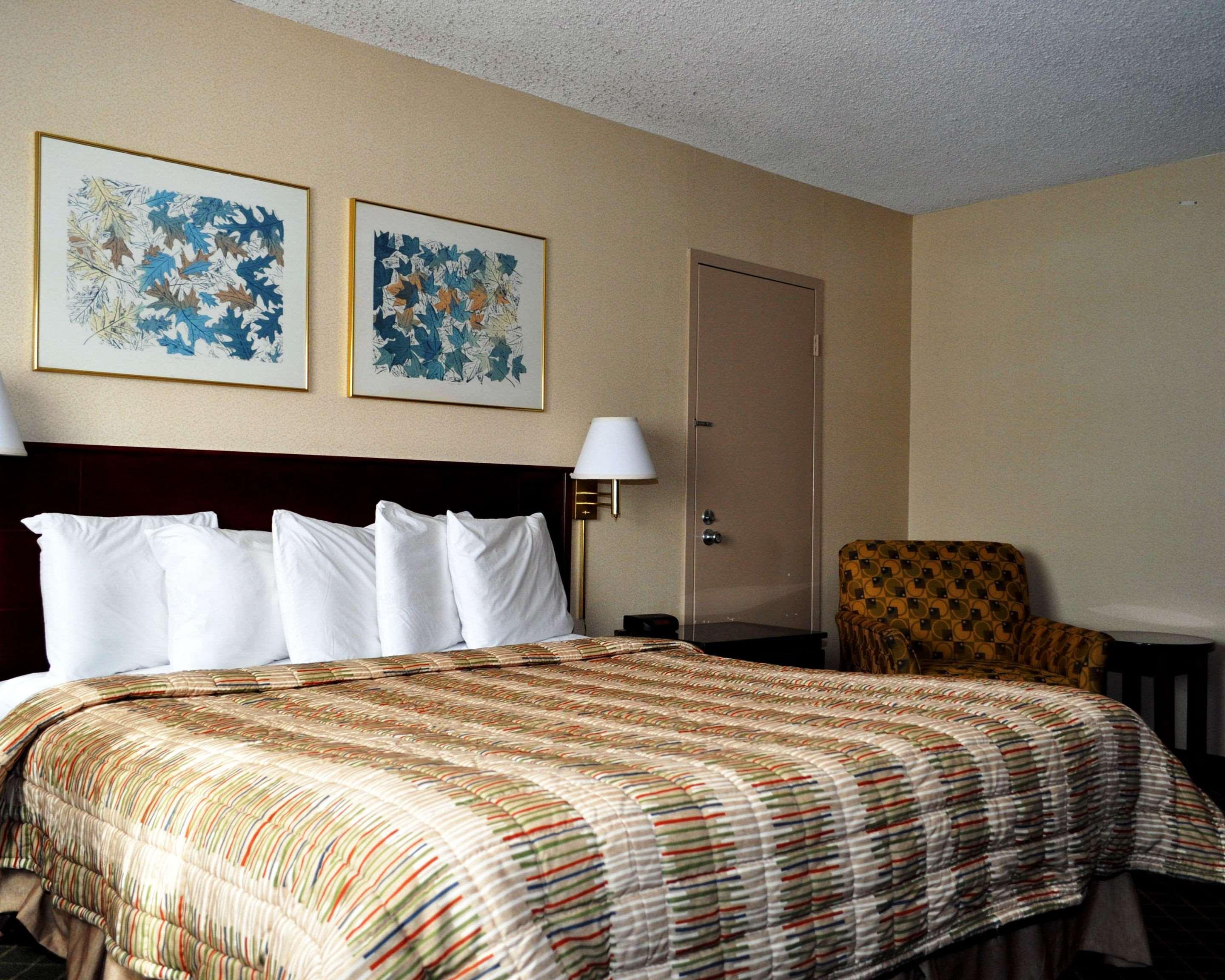 Rodeway Inn Sandston Exterior photo